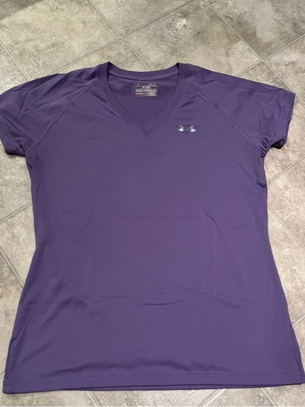 Under Armour Women's Purple V-Neck Short Sleeve Performance Tee